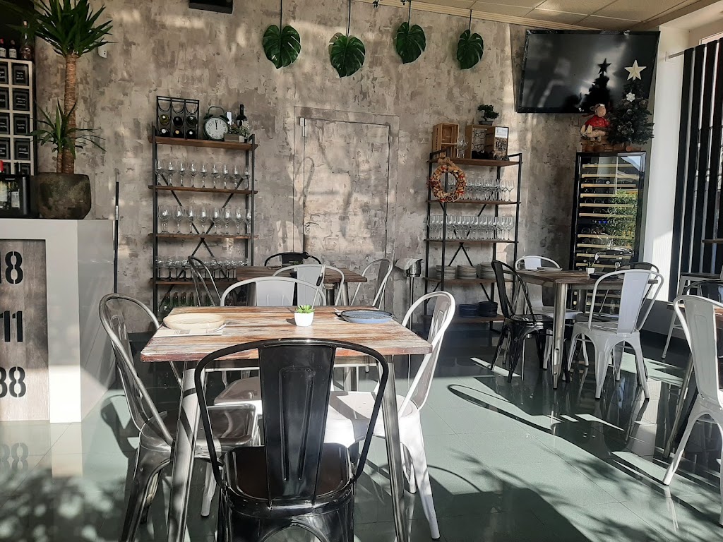 DE CUADROS RESTAURANT — Ambiente