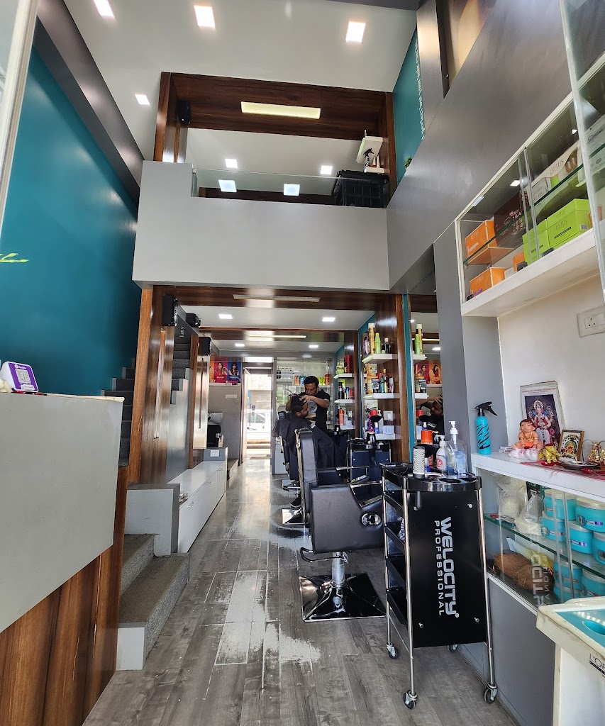 Trendz Unisex Salon Hair Beauty Makeup