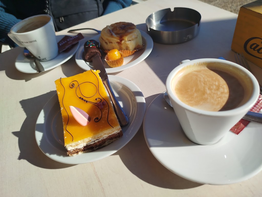 CAN DURAN - Av Generalitat — Comida y bebida