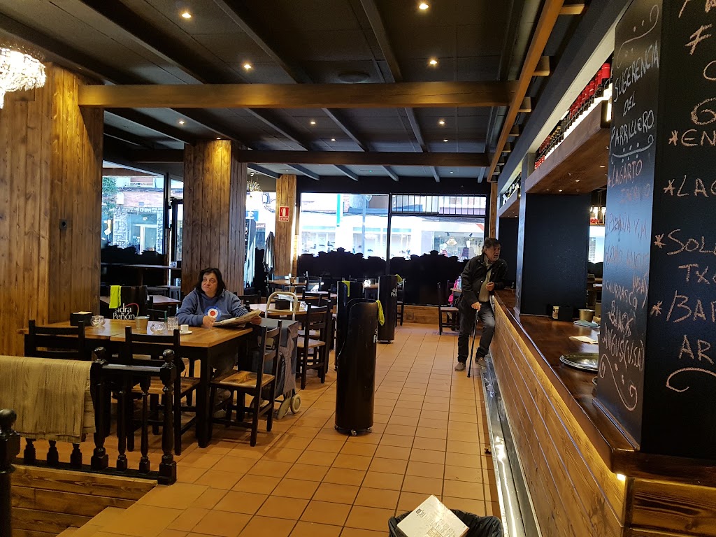 Bar Bueno — Ambiente