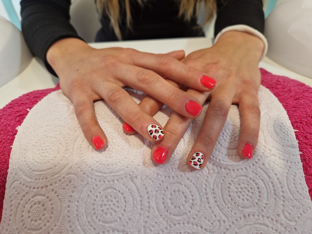 Esmalt Salon de Belleza — Del propietario