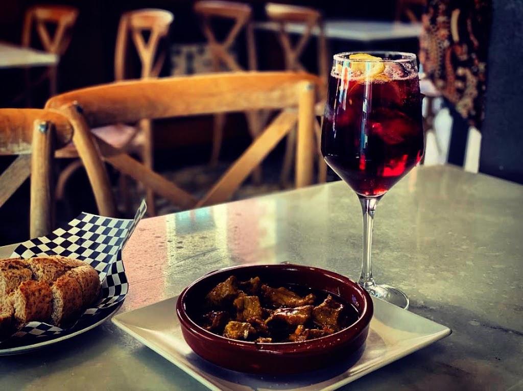 Cafe Bar Seis u 7 — Comida y bebida