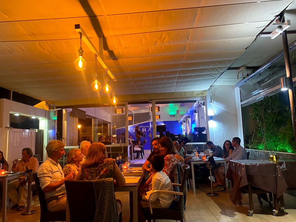 RESTAURANTE TARAY — Ambiente