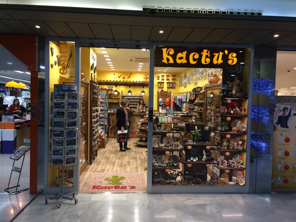 Kactus Las Arenas (Artesania Canaria y Souvenirs)