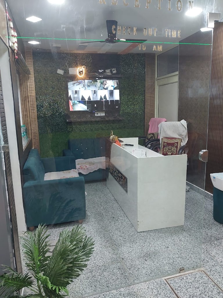 Bankey Bihari Hotel