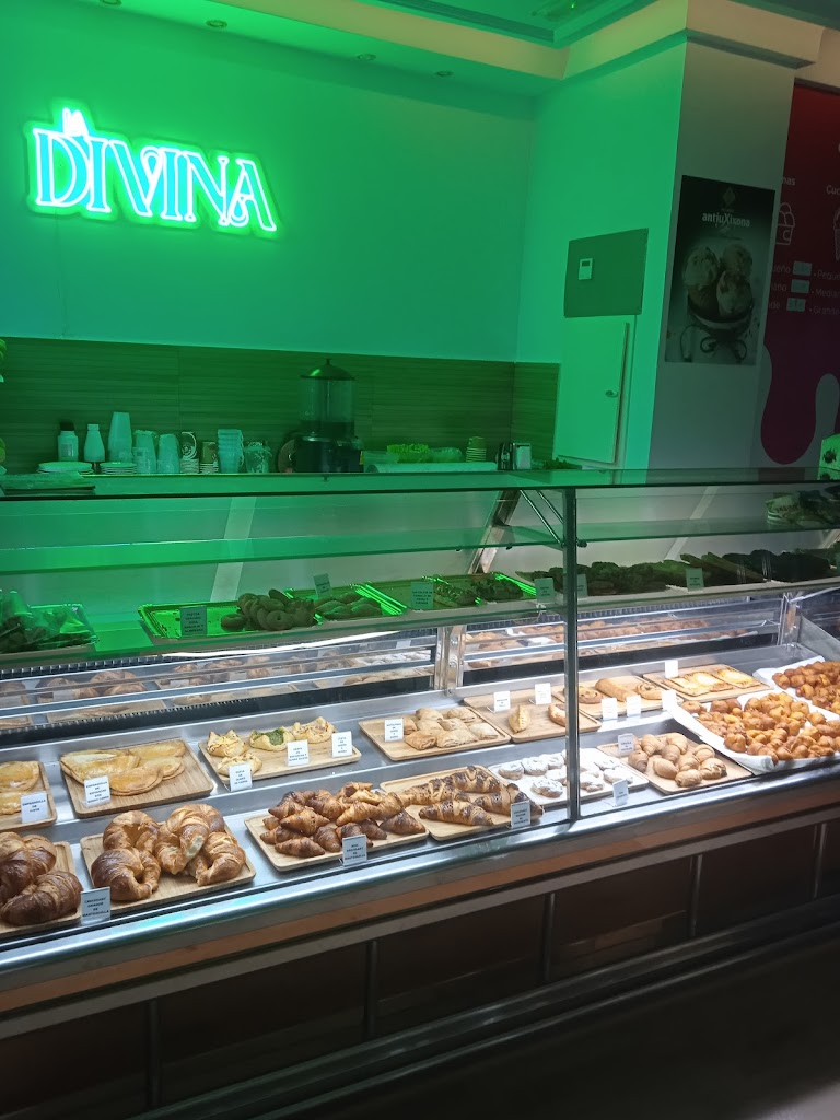 La Divina — Ambiente