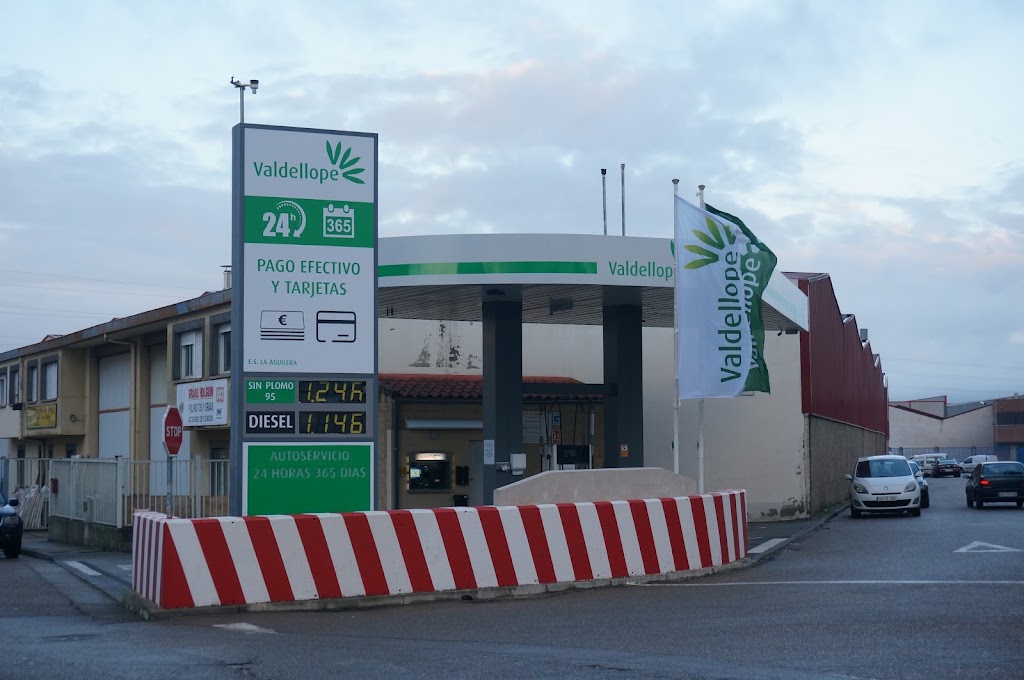 Estacion de servicio Valdellope — Exterior