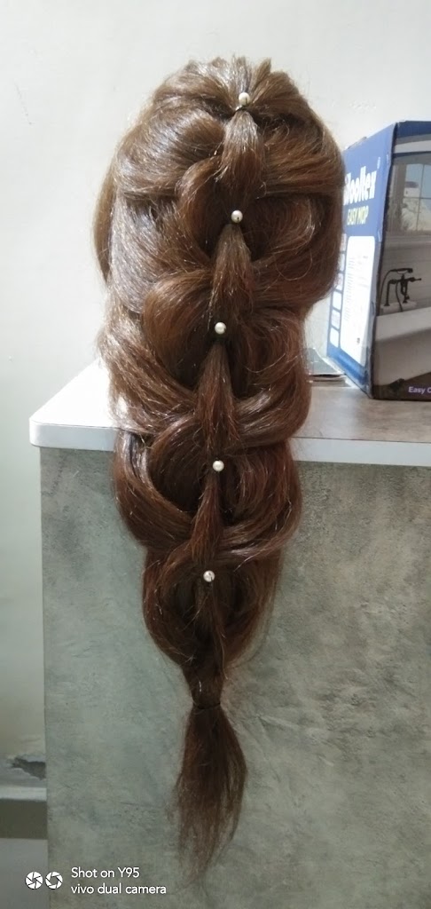 Heena Beauty Salon