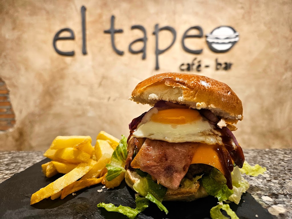 El Tapeo Cafe-Bar — Comida y bebida