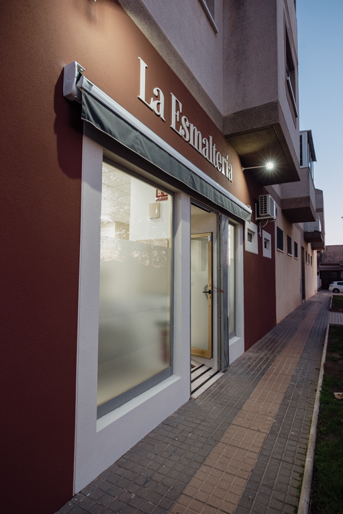 La Esmalteria — Exterior