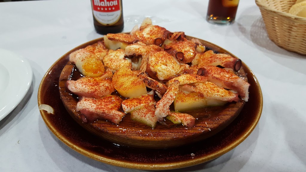 Pulperia la Ria — Comida y bebida