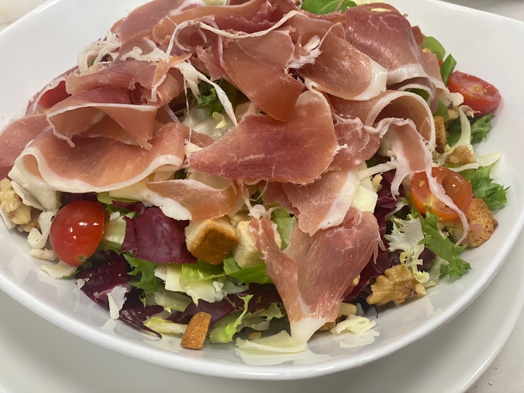 Pizzeria Carlos I Torrevieja — Comida y bebida