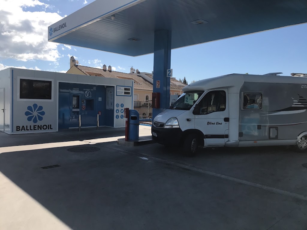 Ballenoil Fuengirola — Estacion de servicio