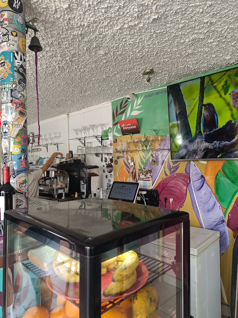 Surf Bar (the best coffee on the island) — Ambiente