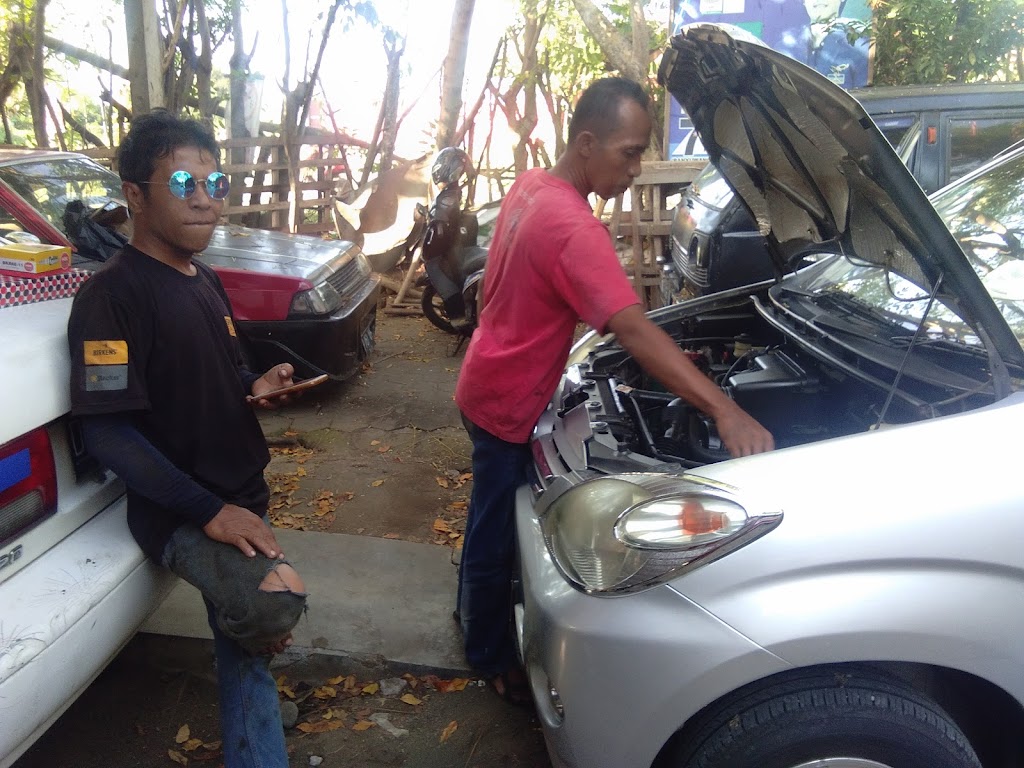 Bengkel mobil yani