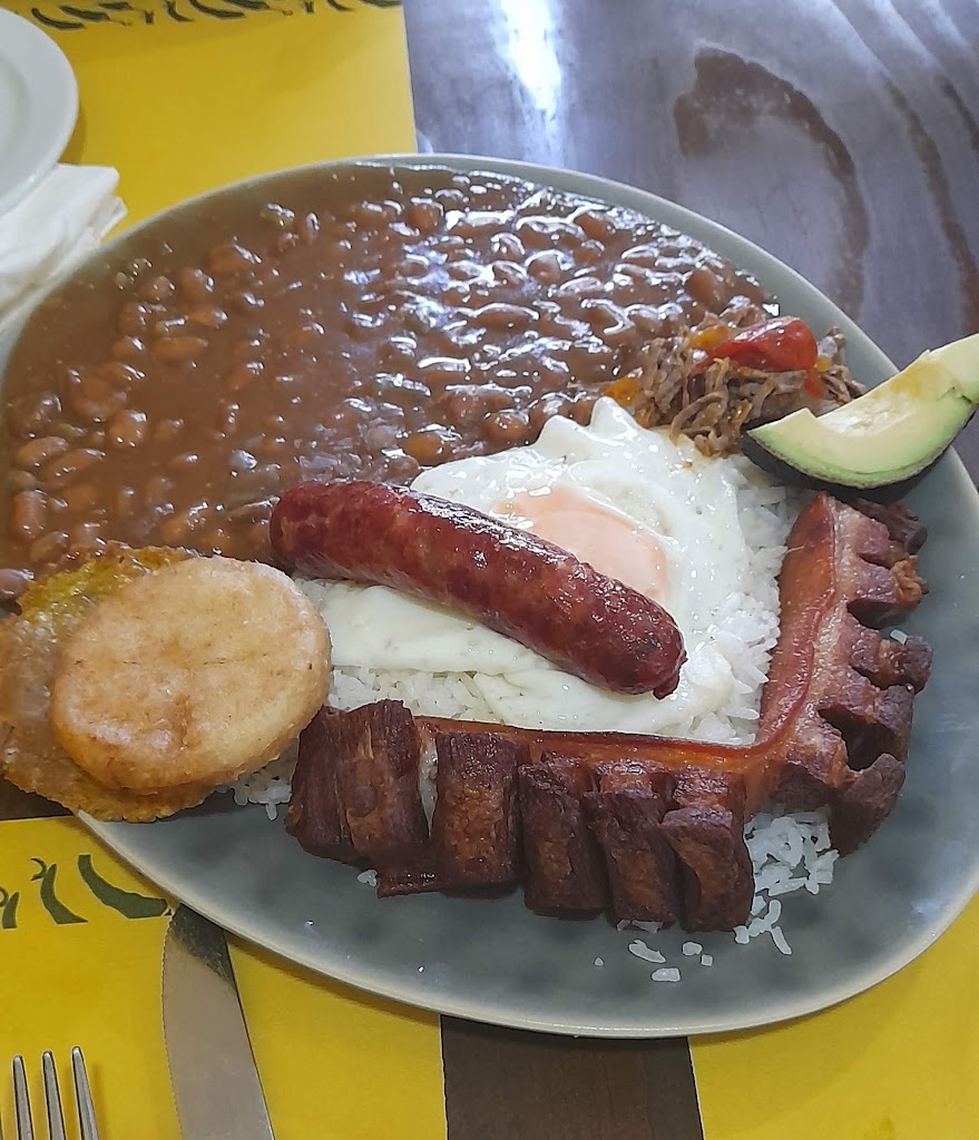 LA TASCA /COLOMBIANITA — Bandeja paisa
