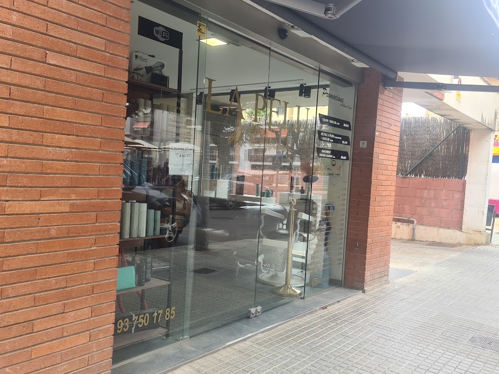 La Pelu de l'Anna — Exterior