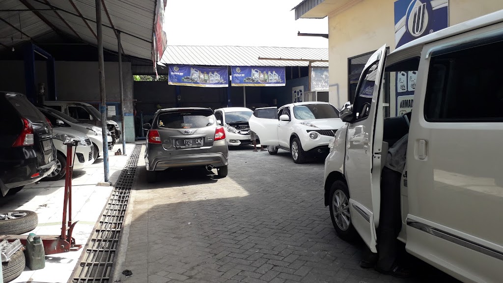 Bengkel Mobil "Ahmad Yani Mobil"