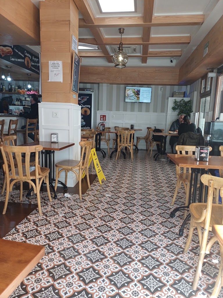 Cafeteria Churreria Dana — Ambiente