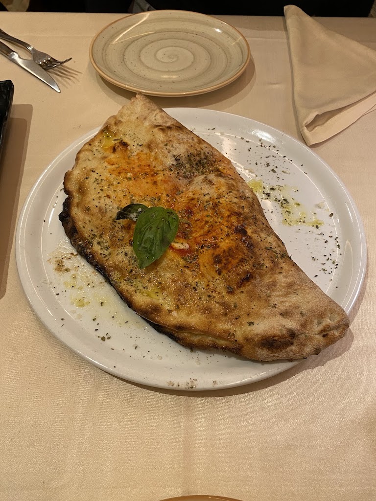 Ristorante Rigatoni — Calzone
