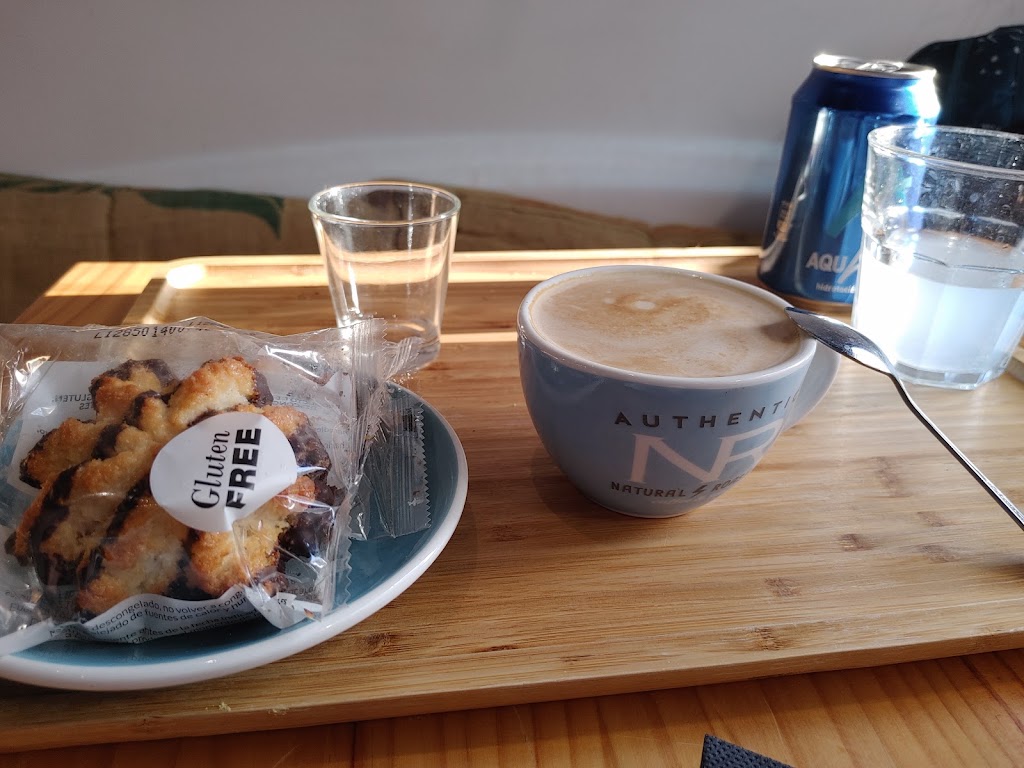 Roxy Cafe — Comida y bebida