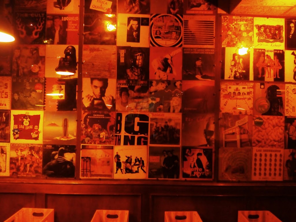 Cafe Pub El Plaza — Ambiente