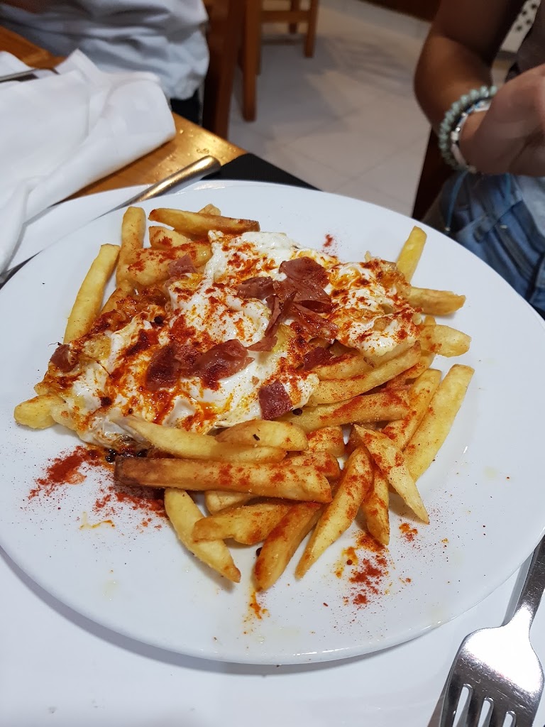 Cerveceria Nevada — Comida y bebida