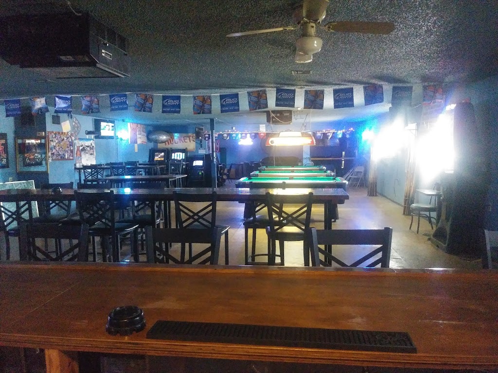 L & H's Sports Bar