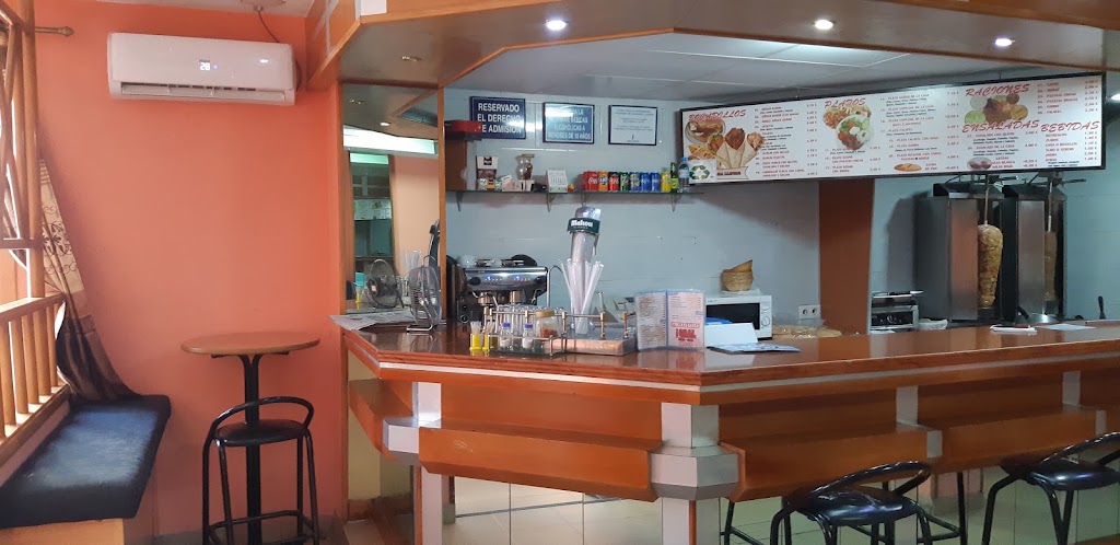 Cafeteria-Bar Iqbal Doner Kebab — Ambiente