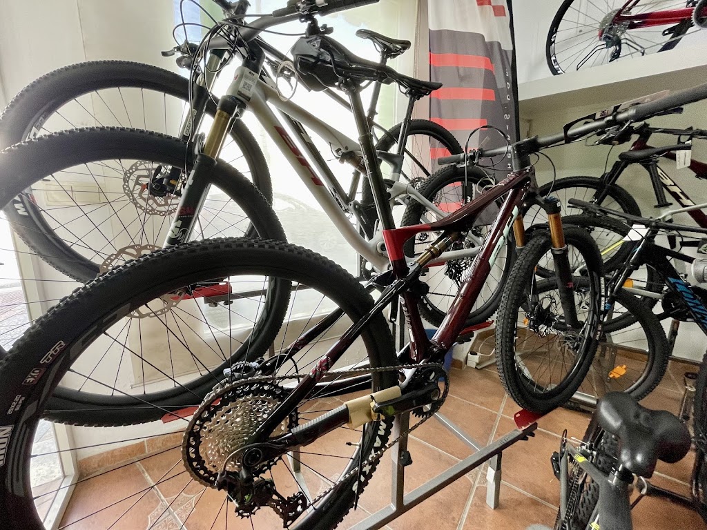 MOREBIKE en Las Lagunas de Mijas