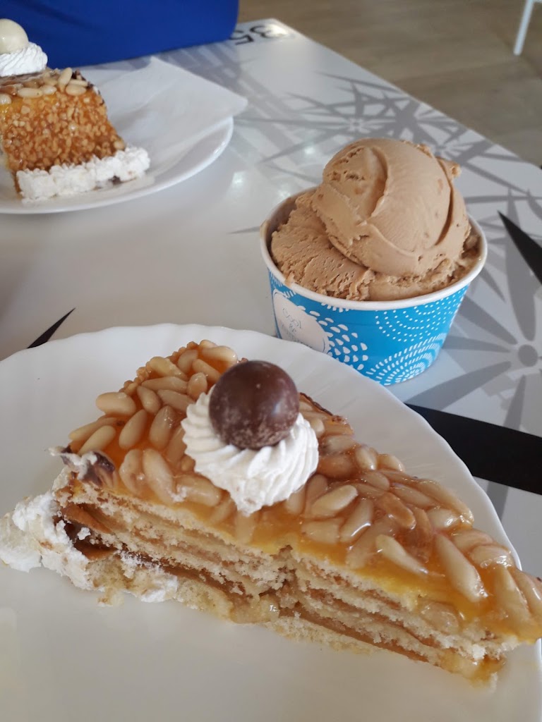 Cafeteria La Aldeana — Comida y bebida