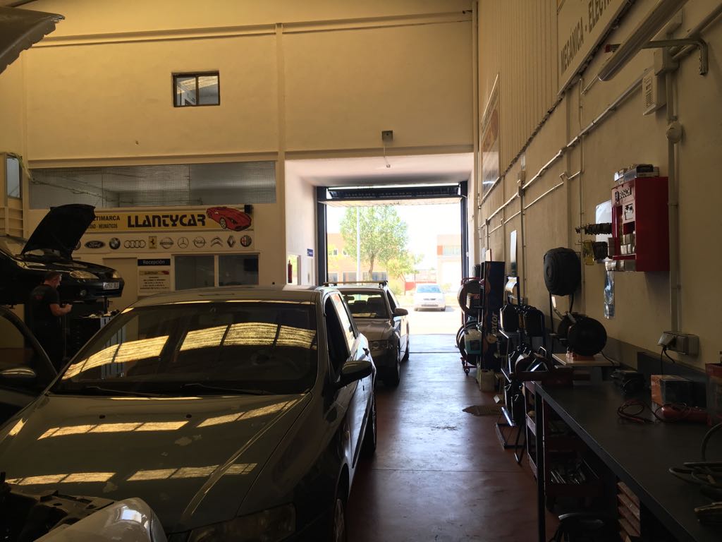 LLANTYCAR Taller Mecanico — Del propietario