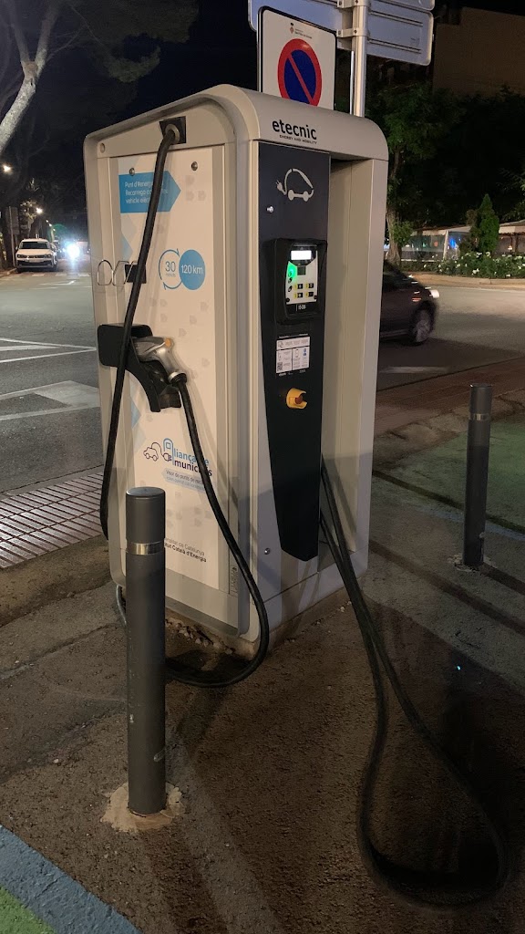 Etecnic Charging Station