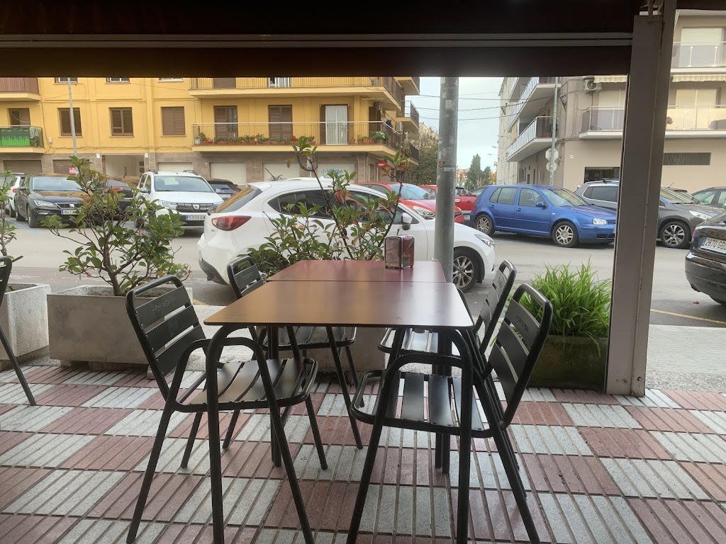 Bar La Cantonada — Ambiente