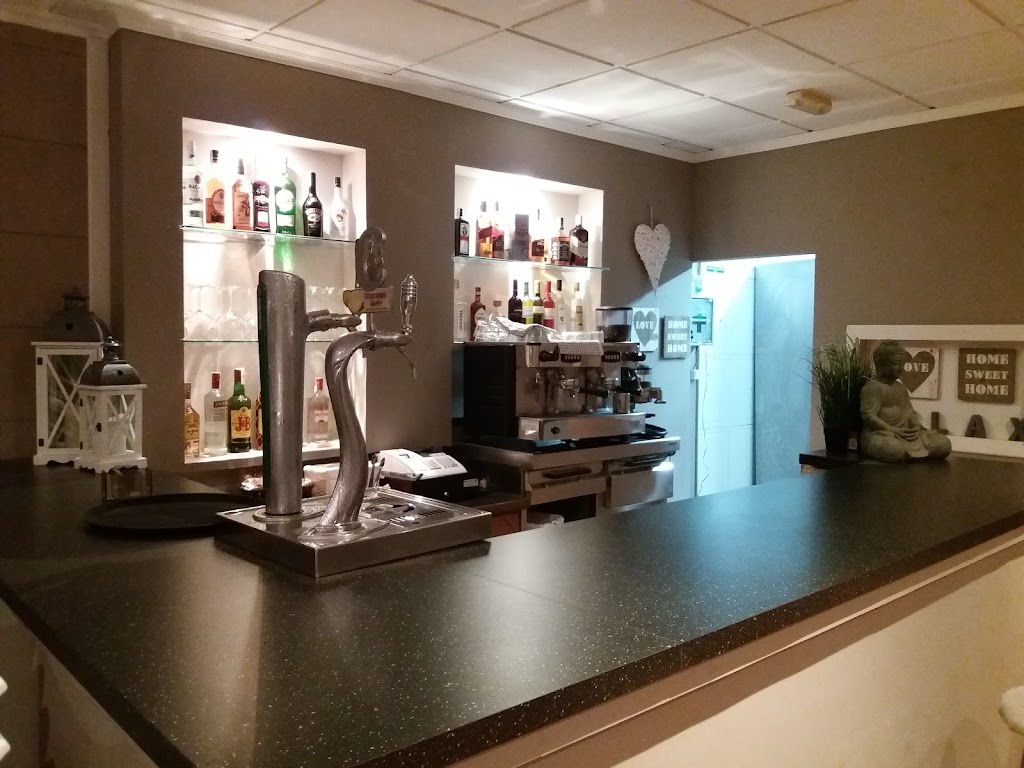 REGINA'S BAR COFFEE SHOP