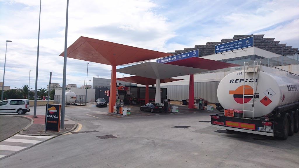 Estacion de Servicio Repsol — Surtidor de combustible
