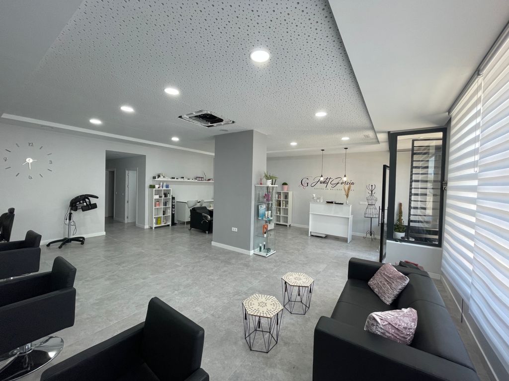 Judit Garcia centro de belleza unisex peluqueria