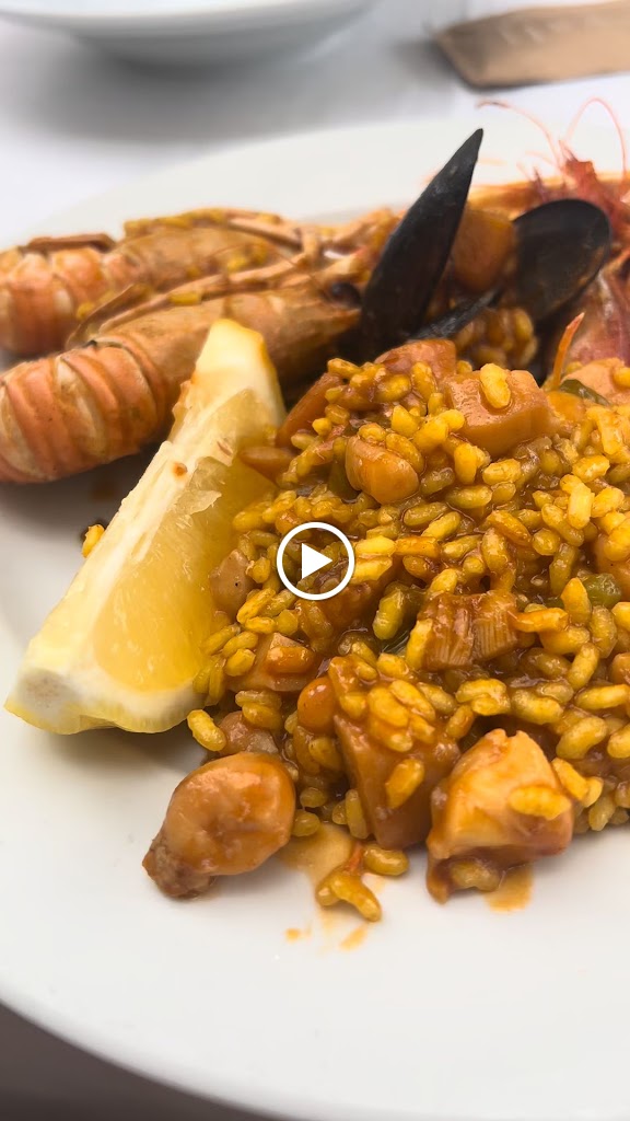 Restaurant S'Amarador - Port de Ciutadella — Videos