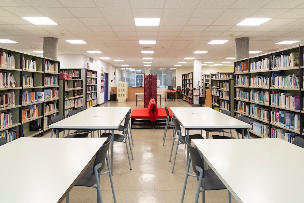 Biblioteca de adultos de Basauri Helduentzako Liburutegia