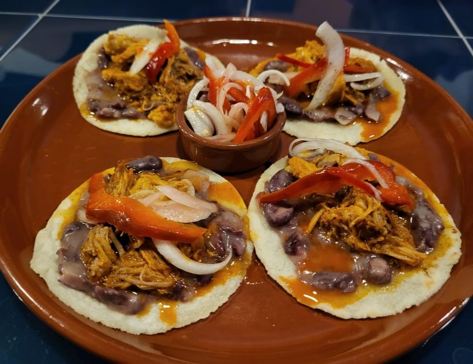 Umami Mexican Gourmet — Comida y bebida