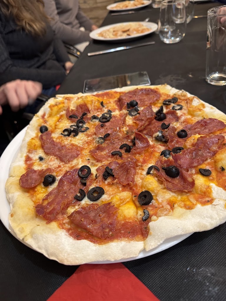 Restaurante Mamma Pomodoro — Comida y bebida