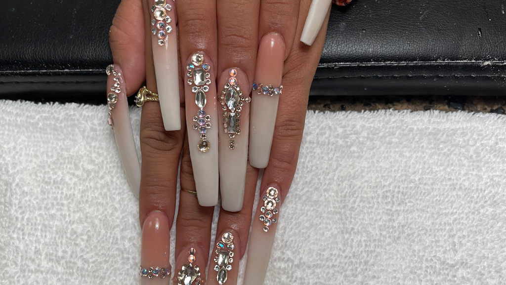 Diamond 3D Nails Main Image