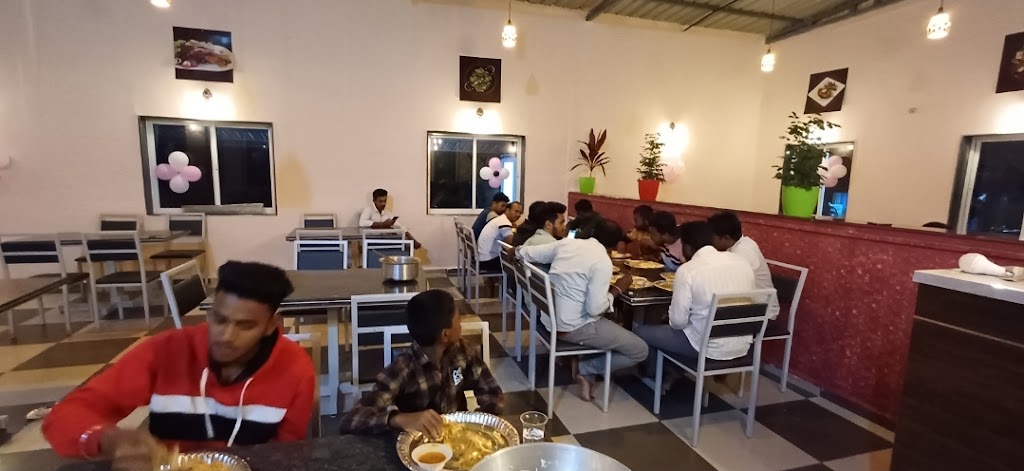 Hotel Tadka Family Restaurant