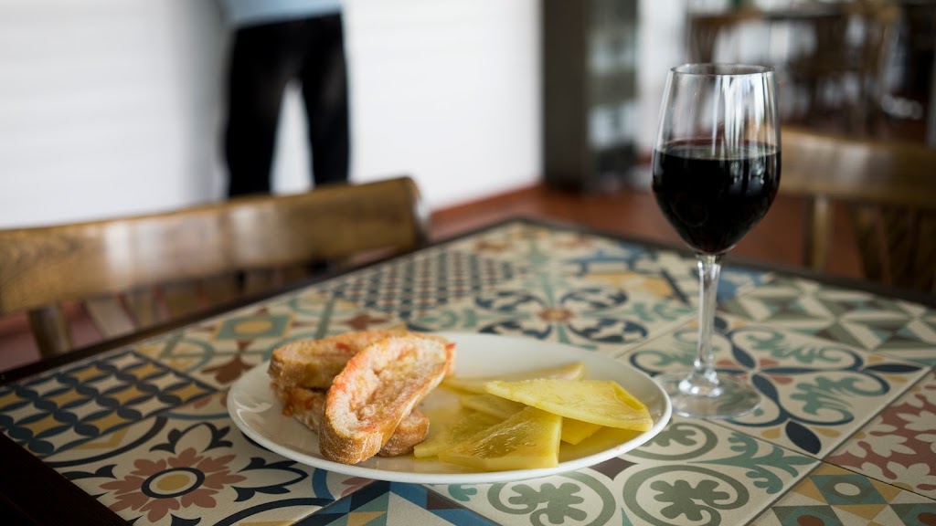 Vermuteca — Comida y bebida