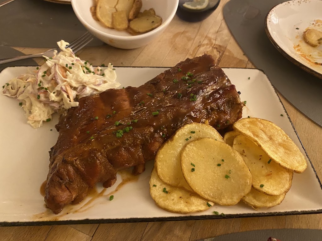 Restaurante Contracata — Comida y bebida