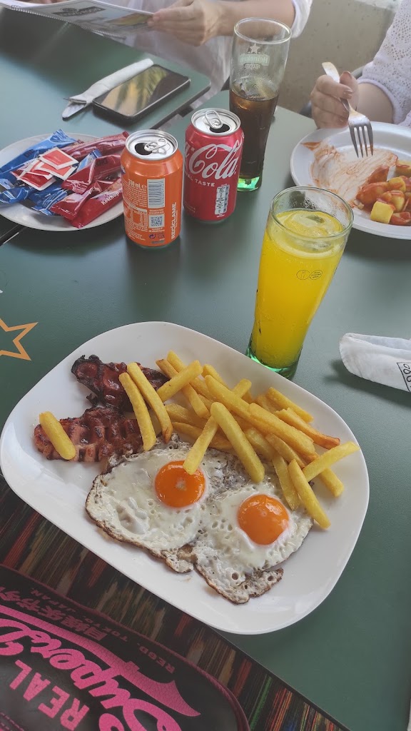Kiosko Rocio — Comida y bebida