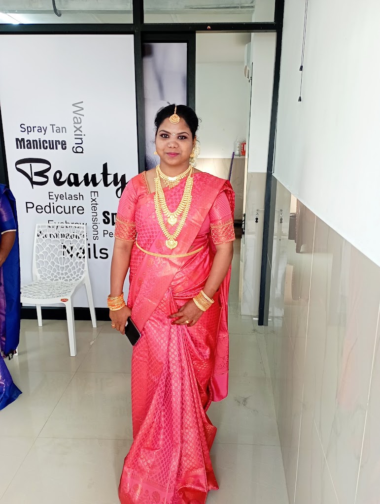 Hair In Gents Ladies Beauty Parlour