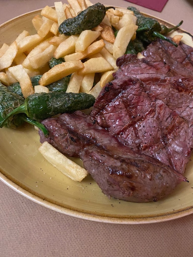 Restaurante Meson El Lajar — Comida y bebida