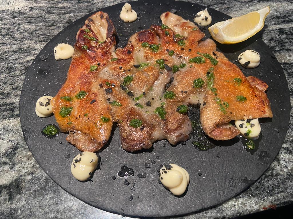 Cerveceria poker's — Comida y bebida