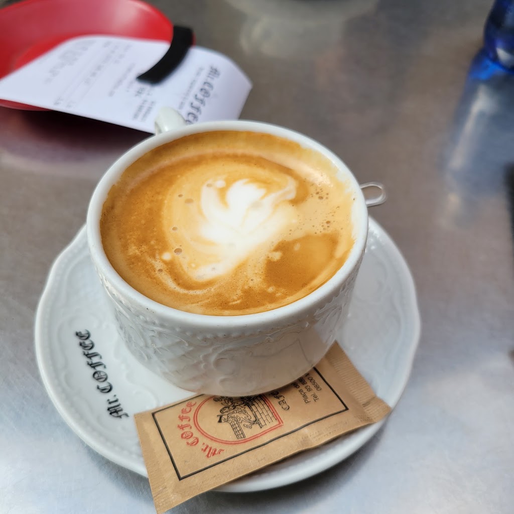 Mr. Coffee Shop — Comida y bebida